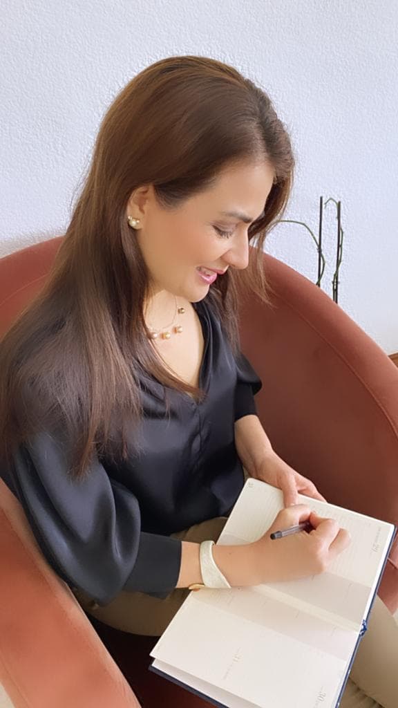 Verónica Valdez durante una videoconsulta de psicología